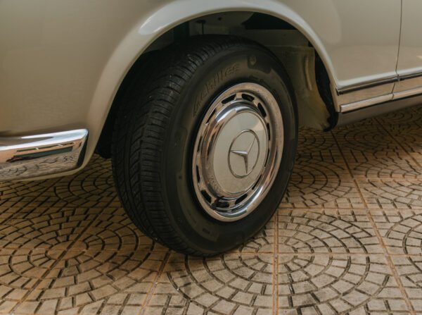Mercedes 230SL - Imagem 10