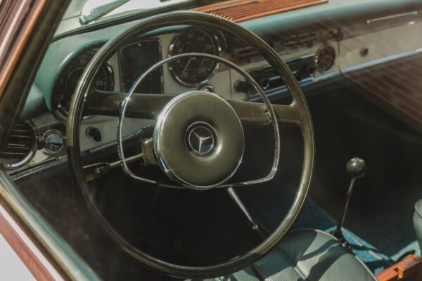 Mercedes 230SL - Imagem 12